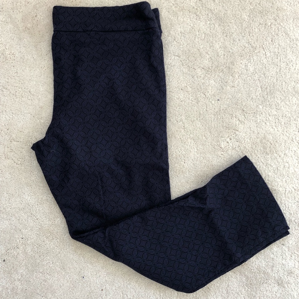 Pull-On Capri Pants